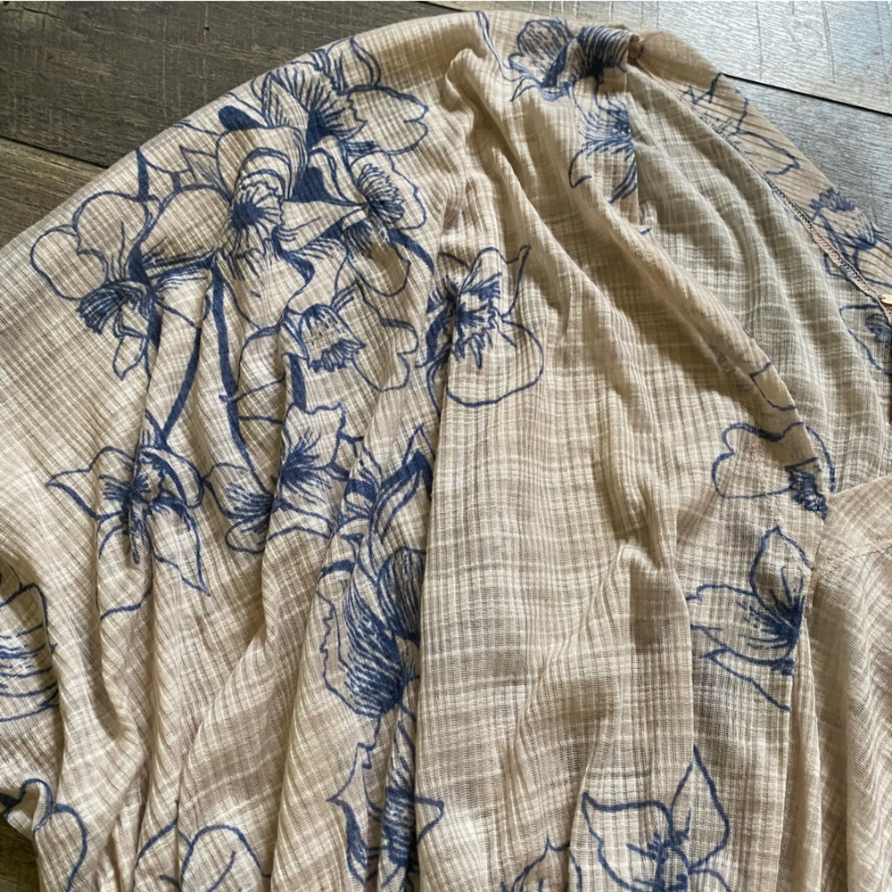 Free People || Flowy Floral Boho Top Size M - Picture 7 of 7